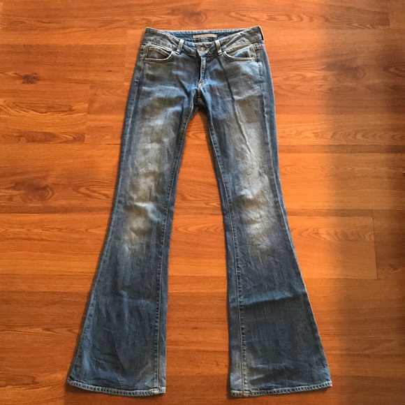 Vince Denim - ⚡️Vince Flare Jeans